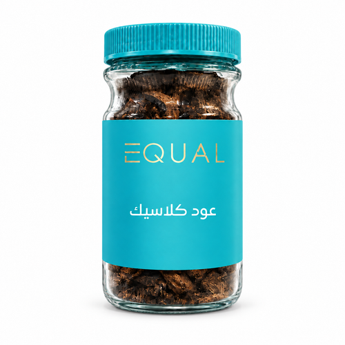 بخور عود كلاسيك من إيكوال على خلفية بيضاء